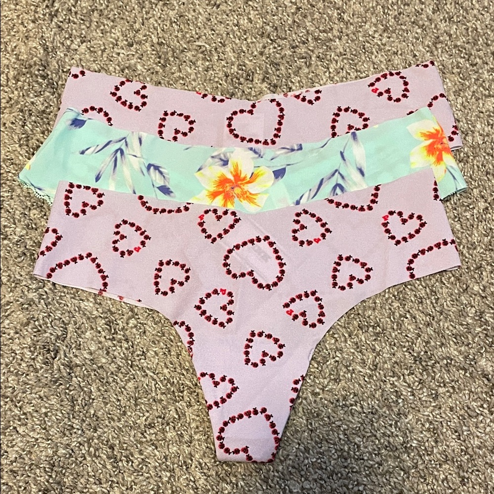 PINK VS No-Show Thongs
